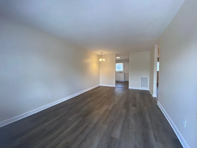 1410 Colony Park Dr — Photo 2