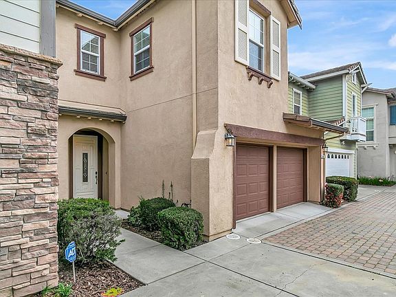 3rd image of 8052 Carlisle Way