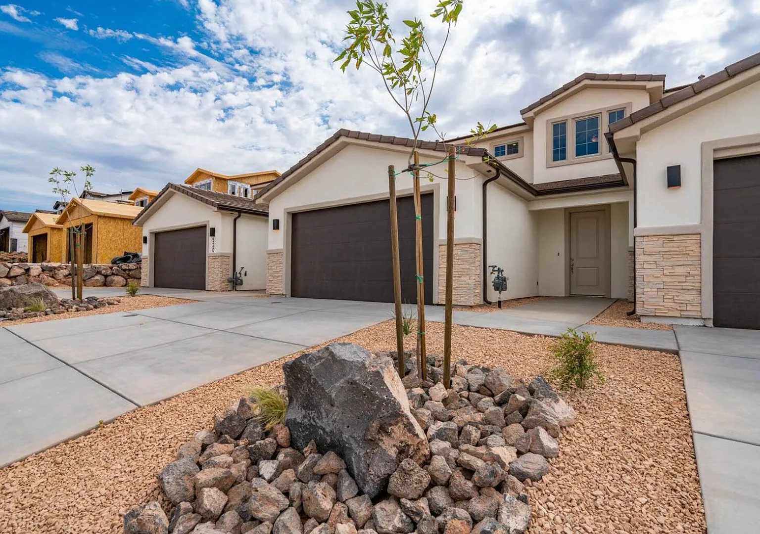 4 Br / 2.5 Bath Townhome, Like NEW! — Photo 1