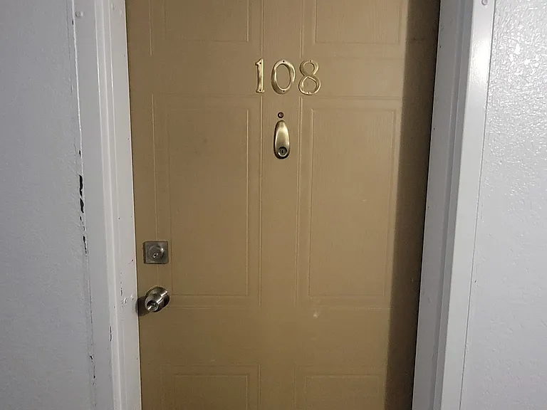 733 Deveron Cres #108 — Photo 5