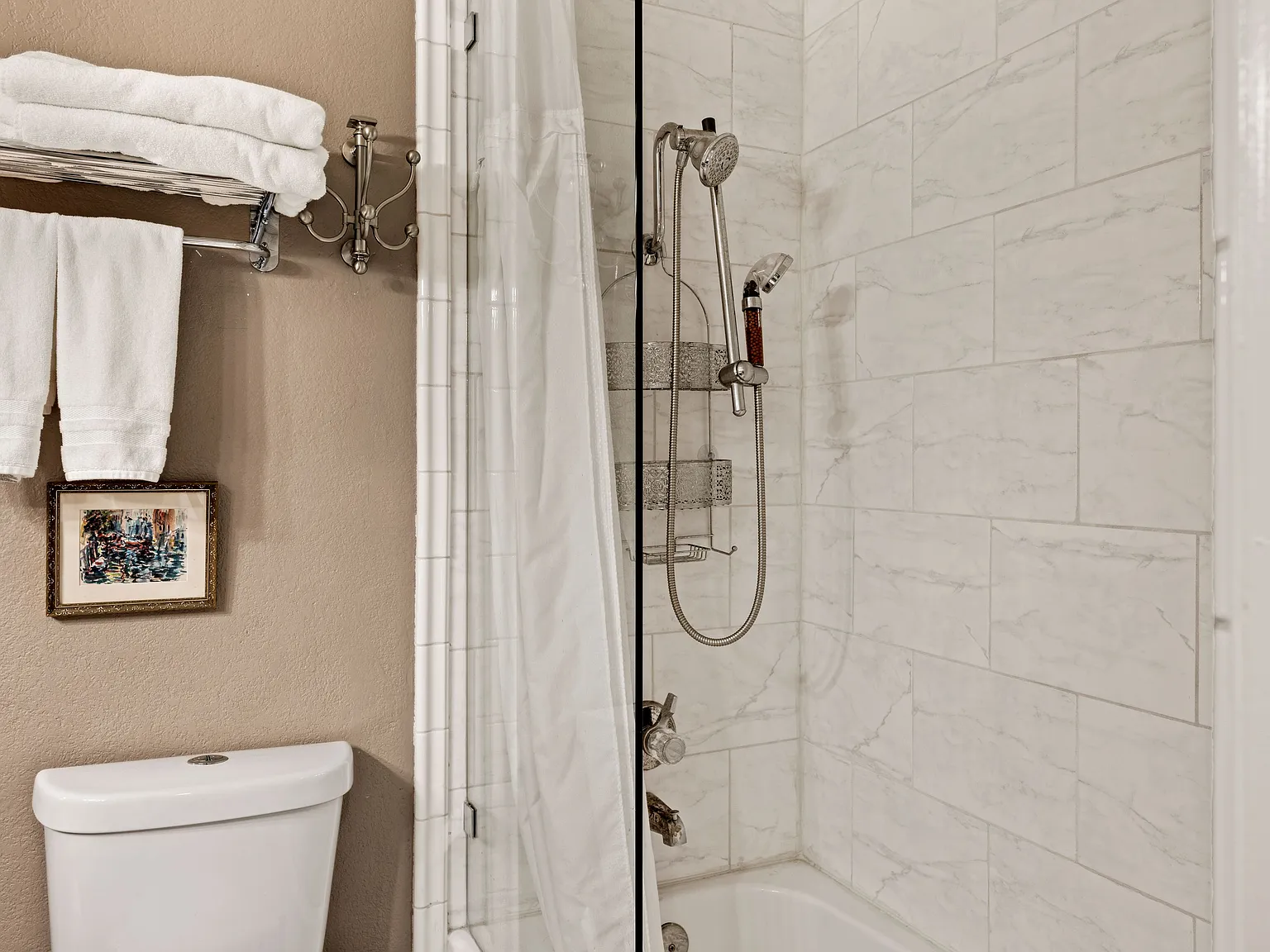 2 bed, 906 sqft, $1,975 — Photo 4