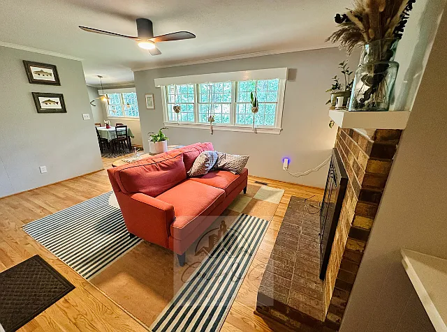 605 E Harnett St — Photo 7