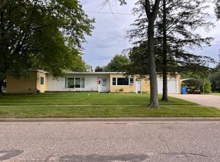 711 7th St, Baraboo, WI 53913