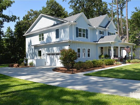 3rd image of 586 Enclave Drive