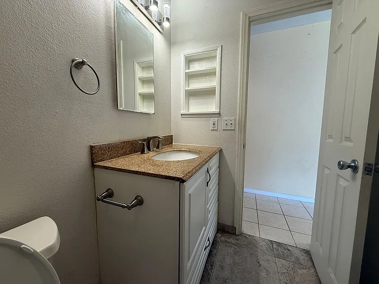 640 Felicita Ave — Photo 16