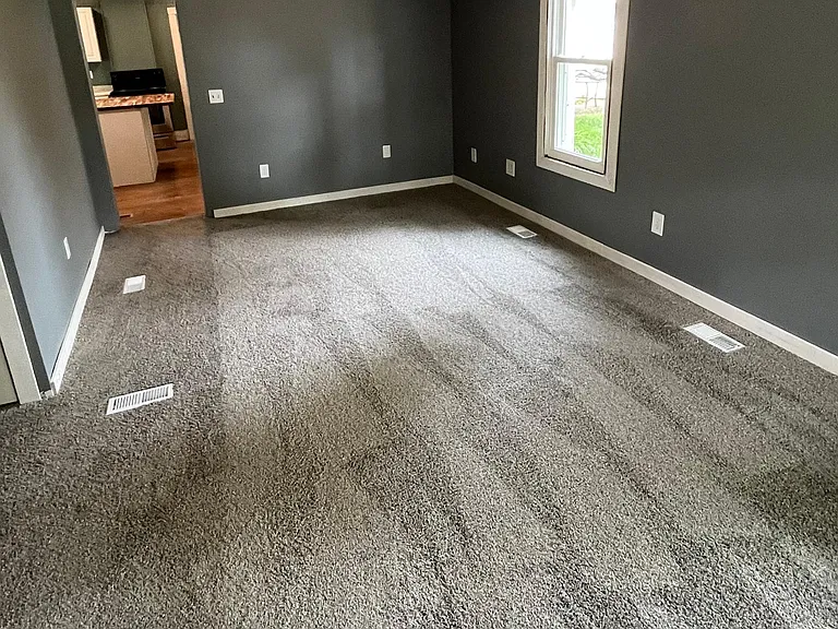 212 W Maple St — Photo 4