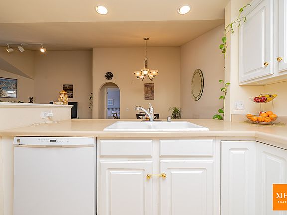 5th image of 3282 Stonecreek Dr #16