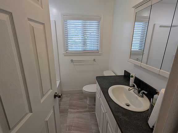 3rd image of 9869 Fairbanks St