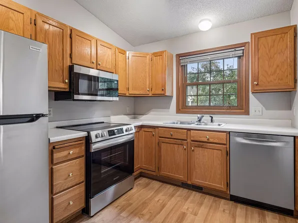 7325 Bren Ln, Eden Prairie, MN 55346
