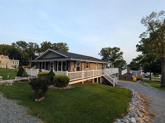 3rd image of 41 Nancy Ave