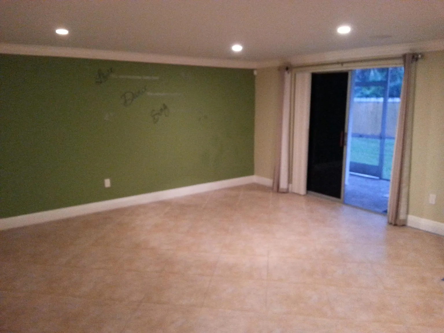 1 bed, 1.5 bath, 853 sqft, $1,600 — Photo 2