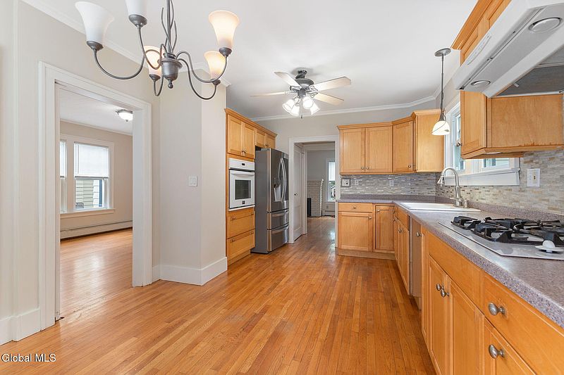 3rd image of 1476 Regent Street