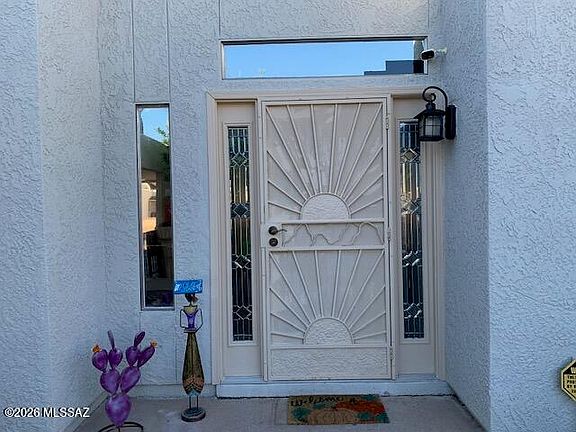 2nd image of 1162 Circulo Canario