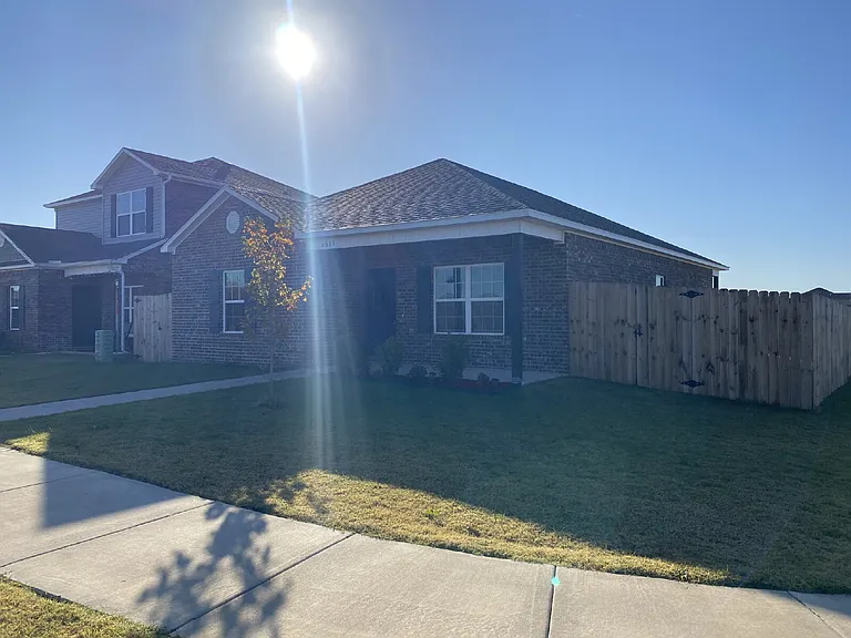 6611 Warrington Rd — Photo 2