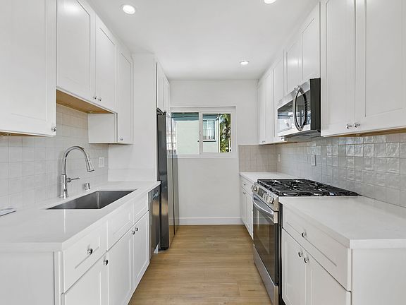 4th image of 451 Normandie Pl APT 7