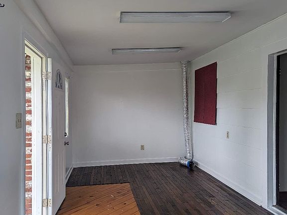 3rd image of 5505 Groom Rd