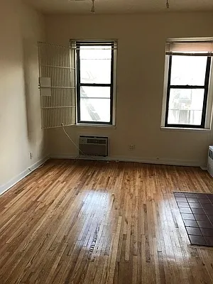 Rented by Chartwell Manhattan Realty | media 23