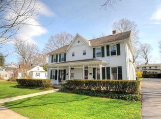 8 Chestnut St, Rhinebeck, NY 12572