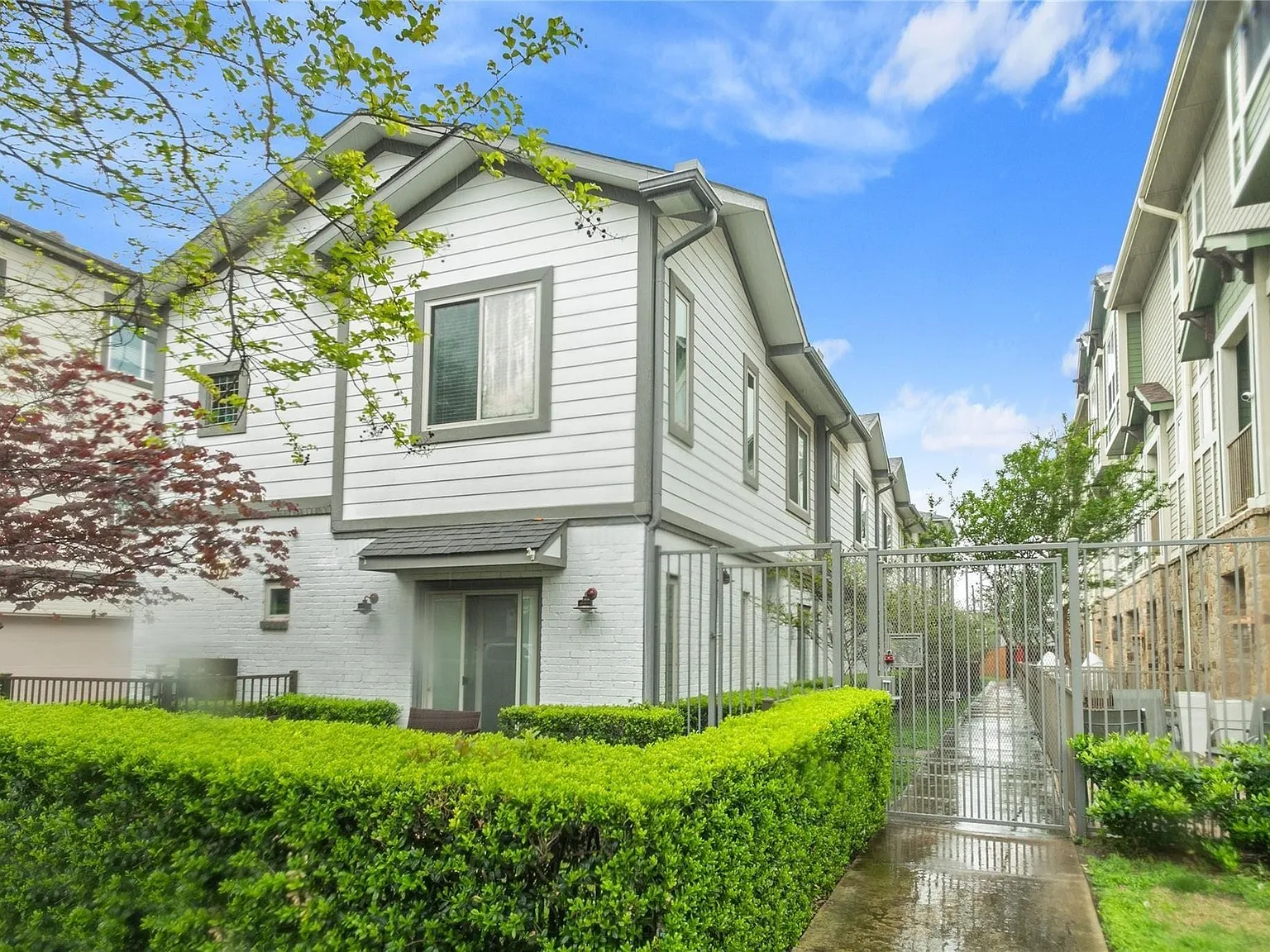 2 bed, 2.5 bath, 1283 sqft, $2,750 — Photo 3