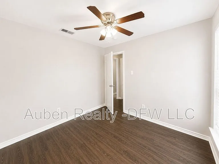 7716 Sable Ln — Photo 16