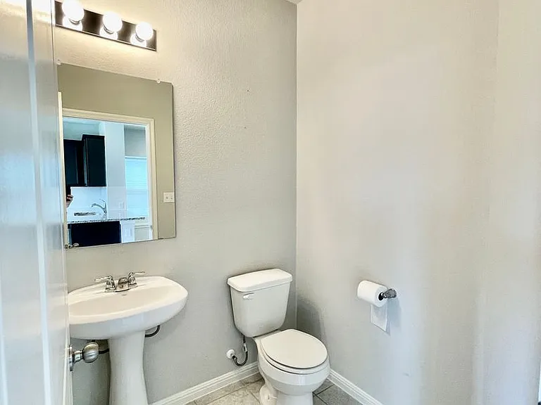 112 Witchhazel Way — Photo 5