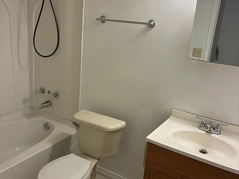 1302 Walnut St #4 — Photo 4