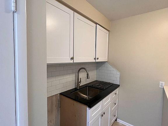 4th image of 2095 Avy Ave #8