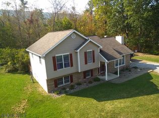 610 Shaw Rd, Hollidaysburg, PA 16648