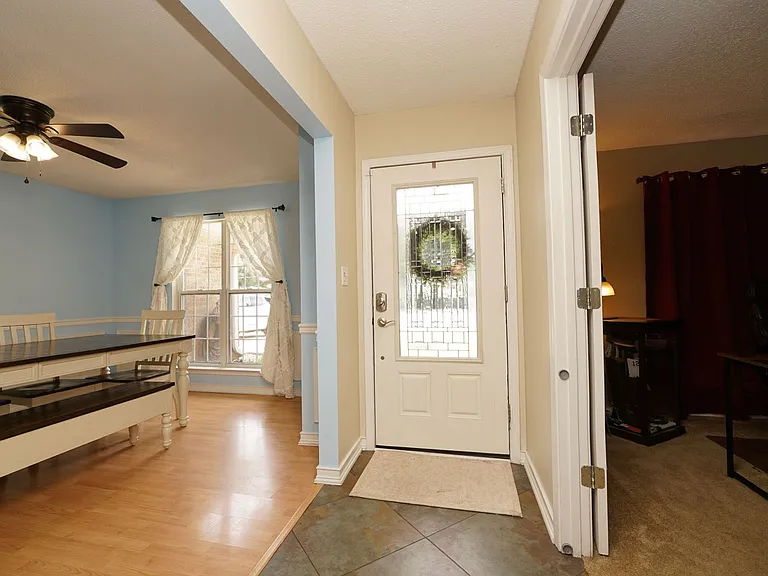 704 Becky Thatcher Ct — Photo 6