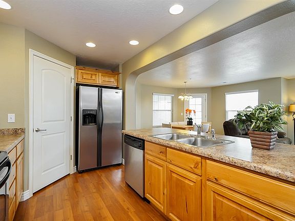 3rd image of 11754 S Grandville Ave #5