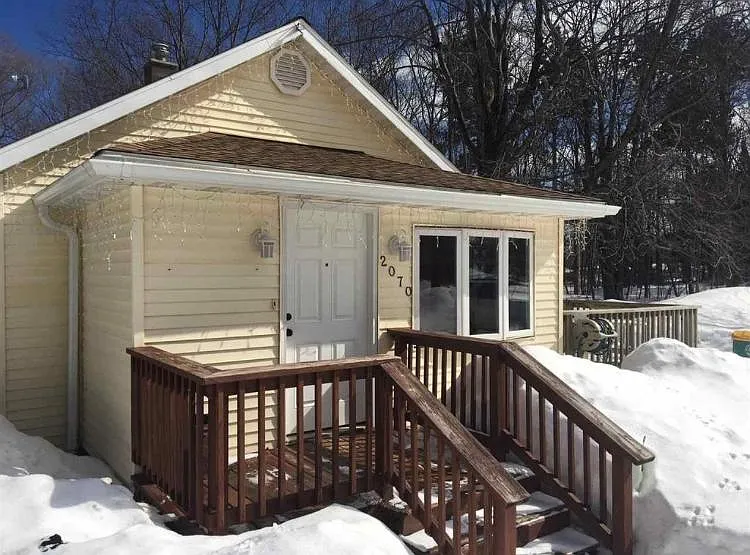 2070 Sugarloaf Ave — Photo 3