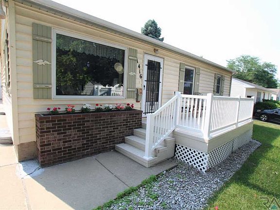 2nd image of 1416 S Olive Dr