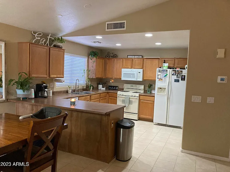 13407 W Port Au Prince Ln — Photo 3