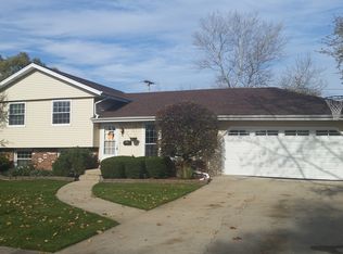 300 W Thacker St, Hoffman Estates, IL