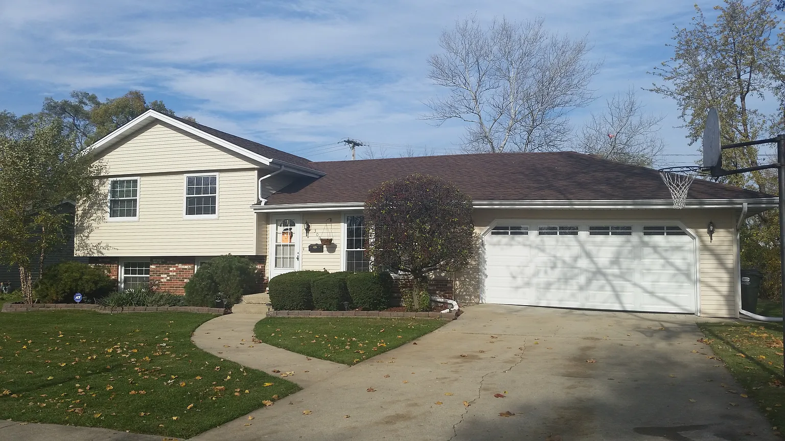 300 W Thacker St photo 1