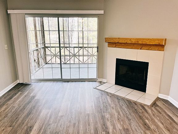 5th image of 741 Lakeview Rdg APT 105