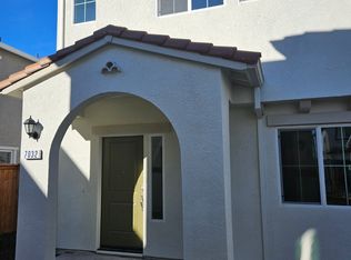 7032 Santa Venetia Pl, Roseville, CA 95747