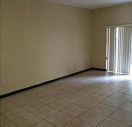 4th image of 11810 NE 19th Dr APT 2