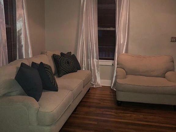 3rd image of 2370 Suffolk St