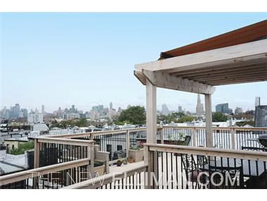 Sold by Douglas Elliman | media 22