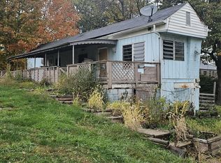 1674 Brodhead Rd, Coraopolis, PA 15108