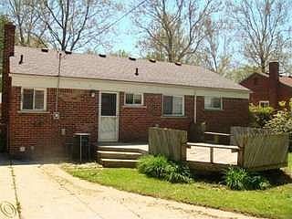 2nd image of 30636 Westfield St