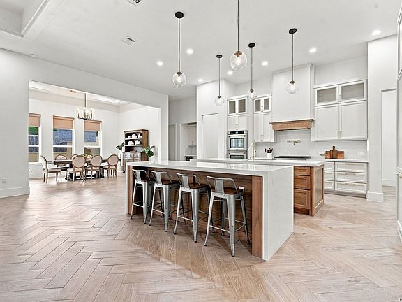 2nd image of 1125 CORDOVA BND