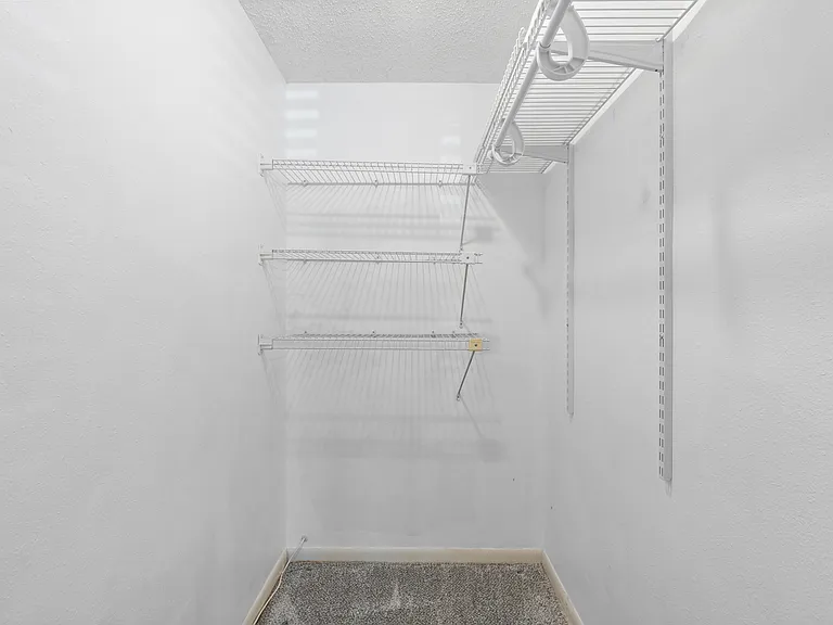 209 NE Lincoln Cir N #109 — Photo 12