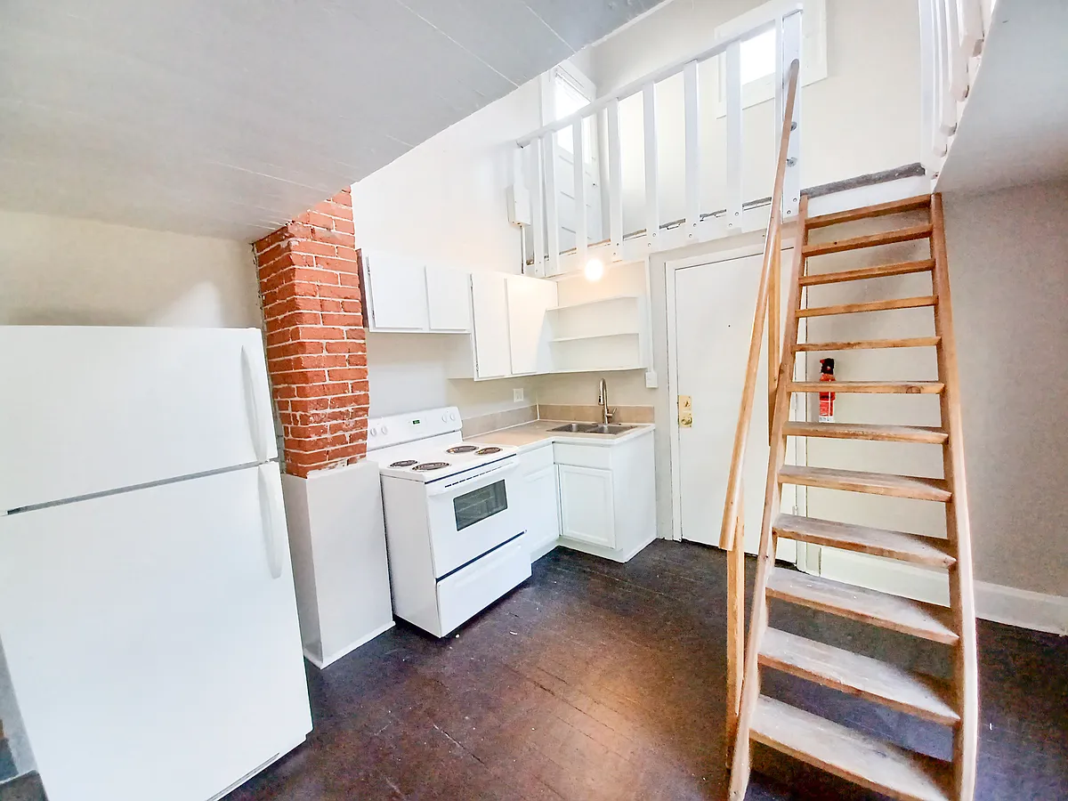 Building Photo - 353 E Warm Springs Ave #353