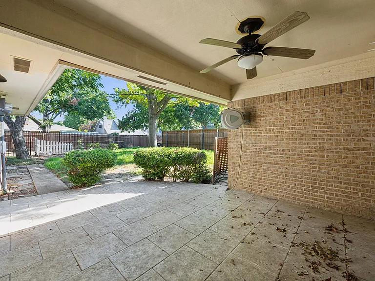 1725 Northcrest Dr — Photo 23
