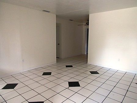 2nd image of 3431 Paris Pl