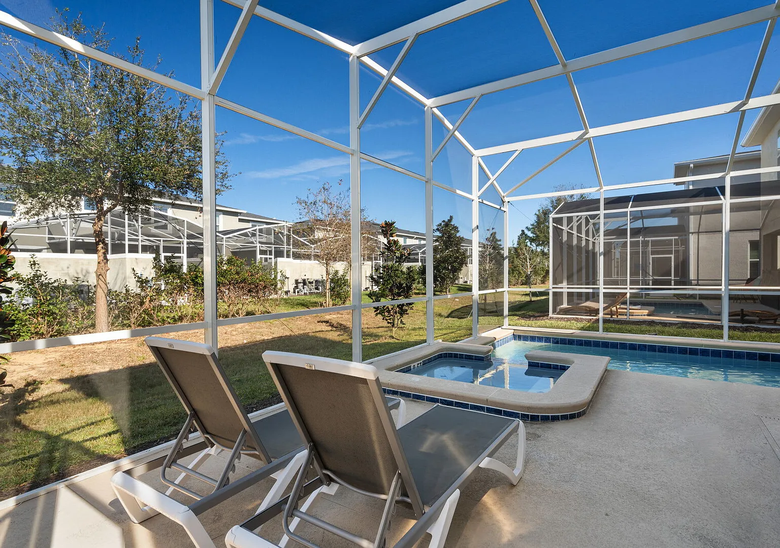 Chic 5Bed Retreat, Perfect for Family Getaways — Photo 2