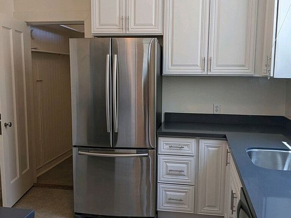 2nd image of 2595 Washington St #8