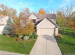 13879 Arlene Ln, Belleville, MI 48111